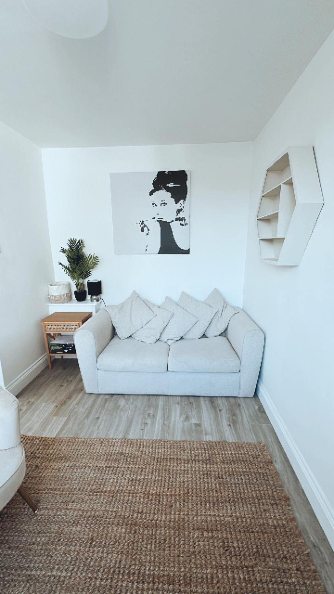 Southsea Homestays - Three Bedroom Home, Sleeps 8 - With Garden & Hot Tub Portsmouth Extérieur photo